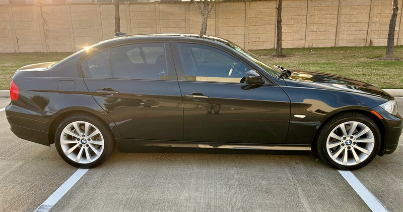 2011 BMW 328i YouTube VIDEO  6-SPEED MANUAL TRANSMISSION RARE  88K LOW MILES - Photo 16 - Stafford, TX 77477