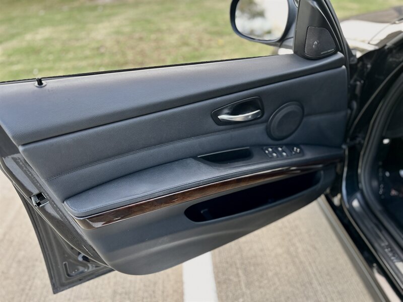 2011 BMW 328i YouTube VIDEO  6-SPEED MANUAL TRANSMISSION RARE  88K LOW MILES - Photo 26 - Stafford, TX 77477