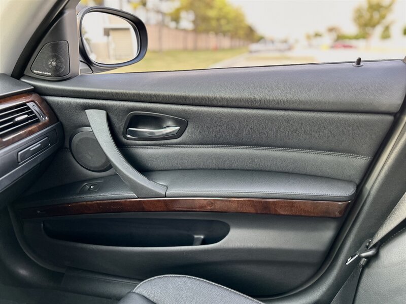 2011 BMW 328i YouTube VIDEO  6-SPEED MANUAL TRANSMISSION RARE  88K LOW MILES - Photo 35 - Stafford, TX 77477