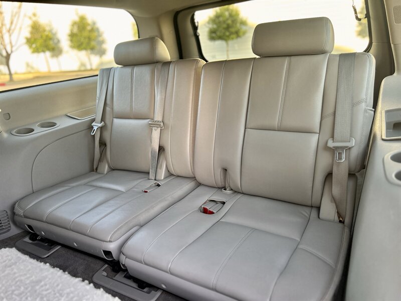 2012 Chevrolet CHEVROLET SUBURBAN LT DVD LEATHER HEATSEAT BOSE WOOD 8PASS YOUTUBE VIDEO   - Photo 51 - Stafford, TX 77477