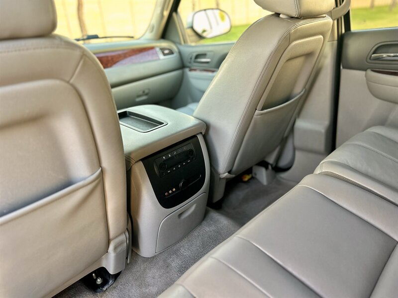 2012 Chevrolet CHEVROLET SUBURBAN LT DVD LEATHER HEATSEAT BOSE WOOD 8PASS YOUTUBE VIDEO   - Photo 53 - Stafford, TX 77477