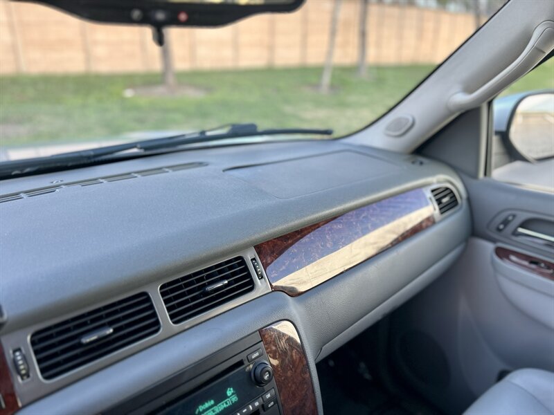 2012 Chevrolet CHEVROLET SUBURBAN LT DVD LEATHER HEATSEAT BOSE WOOD 8PASS YOUTUBE VIDEO   - Photo 42 - Stafford, TX 77477