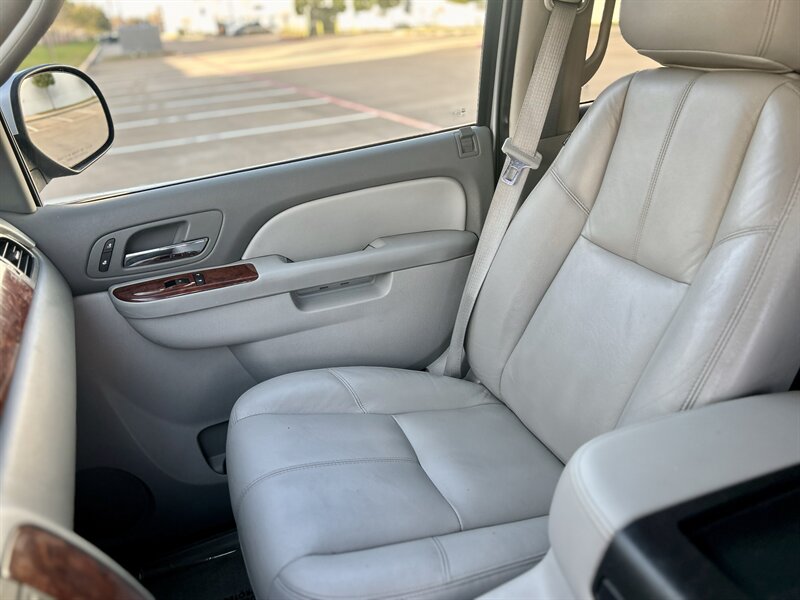 2012 Chevrolet CHEVROLET SUBURBAN LT DVD LEATHER HEATSEAT BOSE WOOD 8PASS YOUTUBE VIDEO   - Photo 37 - Stafford, TX 77477