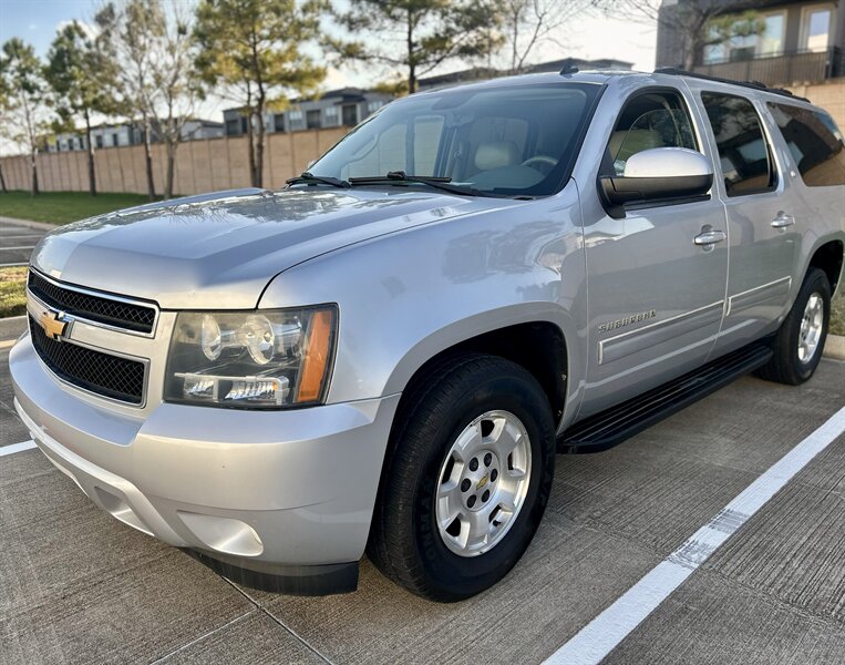 2012 Chevrolet CHEVROLET SUBURBAN LT DVD LEATHER HEATSEAT BOSE WOOD 8PASS YOUTUBE VIDEO   - Photo 4 - Stafford, TX 77477
