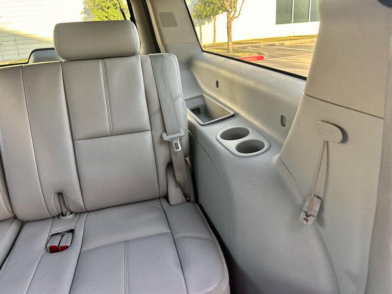 2012 Chevrolet CHEVROLET SUBURBAN LT DVD LEATHER HEATSEAT BOSE WOOD 8PASS YOUTUBE VIDEO   - Photo 52 - Stafford, TX 77477