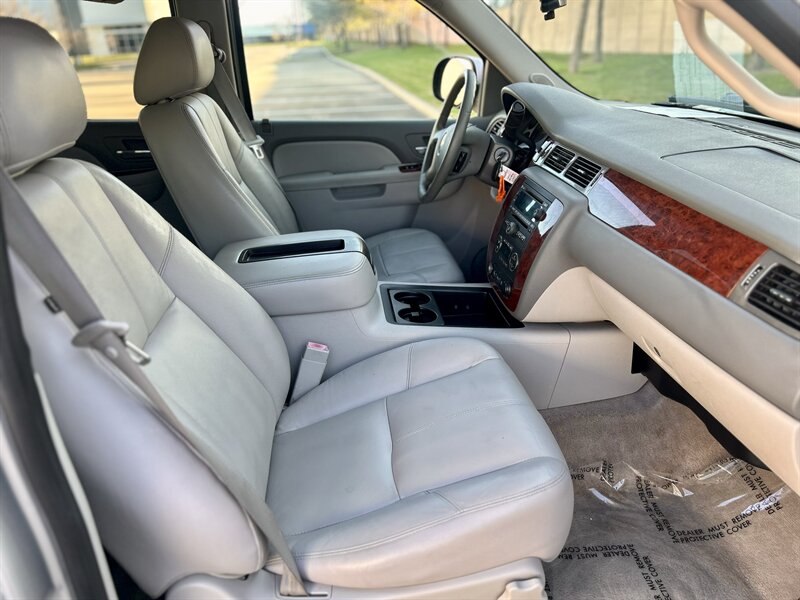 2012 Chevrolet CHEVROLET SUBURBAN LT DVD LEATHER HEATSEAT BOSE WOOD 8PASS YOUTUBE VIDEO   - Photo 38 - Stafford, TX 77477