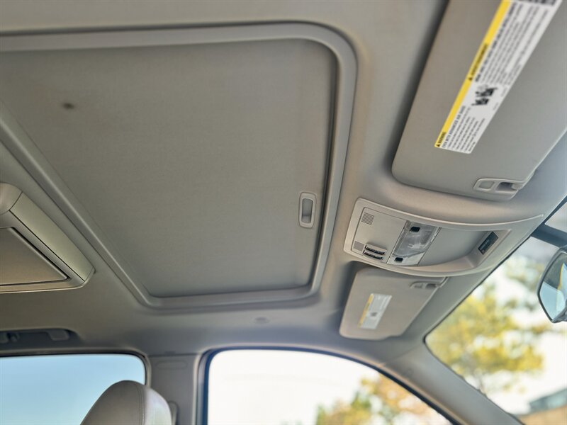 2012 Chevrolet CHEVROLET SUBURBAN LT DVD LEATHER HEATSEAT BOSE WOOD 8PASS YOUTUBE VIDEO   - Photo 62 - Stafford, TX 77477