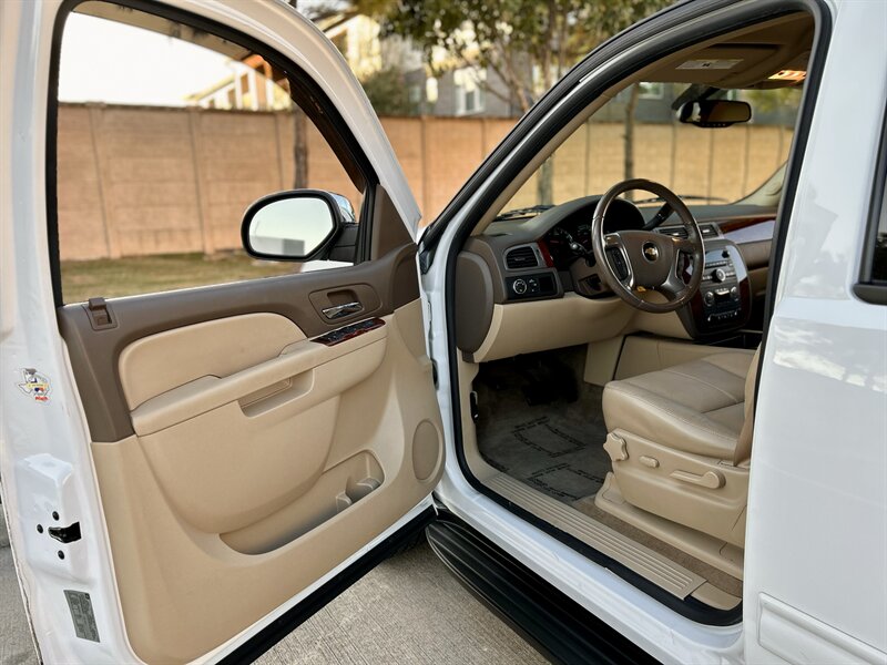 2010 Chevrolet CHEVROLET TAHOE LT LEATHER TEXAS EDITION 64K MILES YOUTUBE VIDEO   - Photo 43 - Stafford, TX 77477