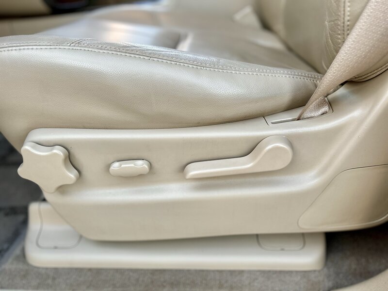 2010 Chevrolet CHEVROLET TAHOE LT LEATHER TEXAS EDITION 64K MILES YOUTUBE VIDEO   - Photo 47 - Stafford, TX 77477