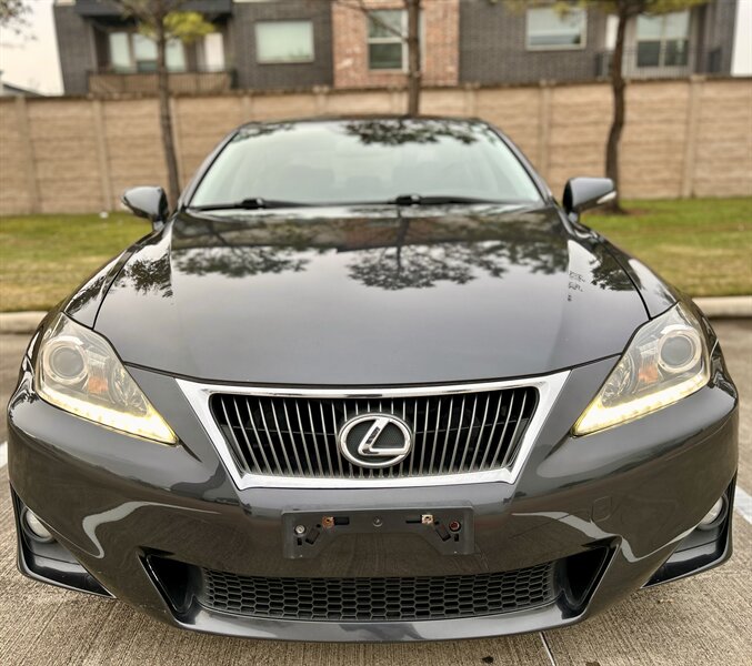 2011 Lexus LEXUS IS 250 SUNROOF 50K LOW MILES SUN FOG LIGHTS YOUTUBE VIDEO   - Photo 8 - Stafford, TX 77477