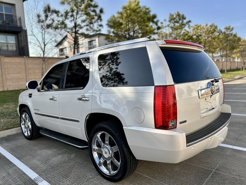 2011 Cadillac CADILLAC ESCALADE LUXURY NAV 86K LOW MILES SUPER NICE  YOUTUBE VIDEO   - Photo 13 - Stafford, TX 77477