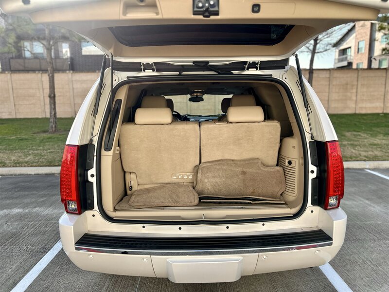 2011 Cadillac CADILLAC ESCALADE LUXURY NAV 86K LOW MILES SUPER NICE  YOUTUBE VIDEO   - Photo 12 - Stafford, TX 77477