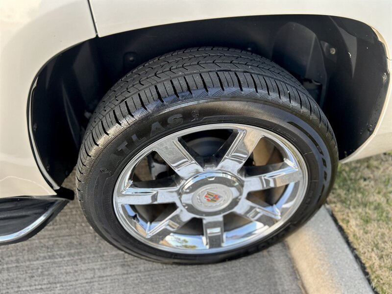 2011 Cadillac CADILLAC ESCALADE LUXURY NAV 86K LOW MILES SUPER NICE  YOUTUBE VIDEO   - Photo 70 - Stafford, TX 77477