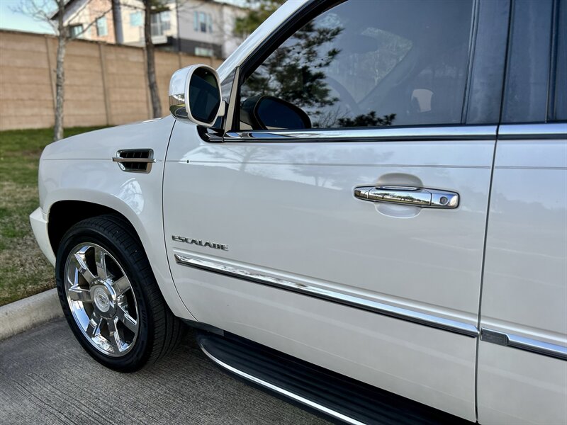 2011 Cadillac CADILLAC ESCALADE LUXURY NAV 86K LOW MILES SUPER NICE  YOUTUBE VIDEO   - Photo 34 - Stafford, TX 77477