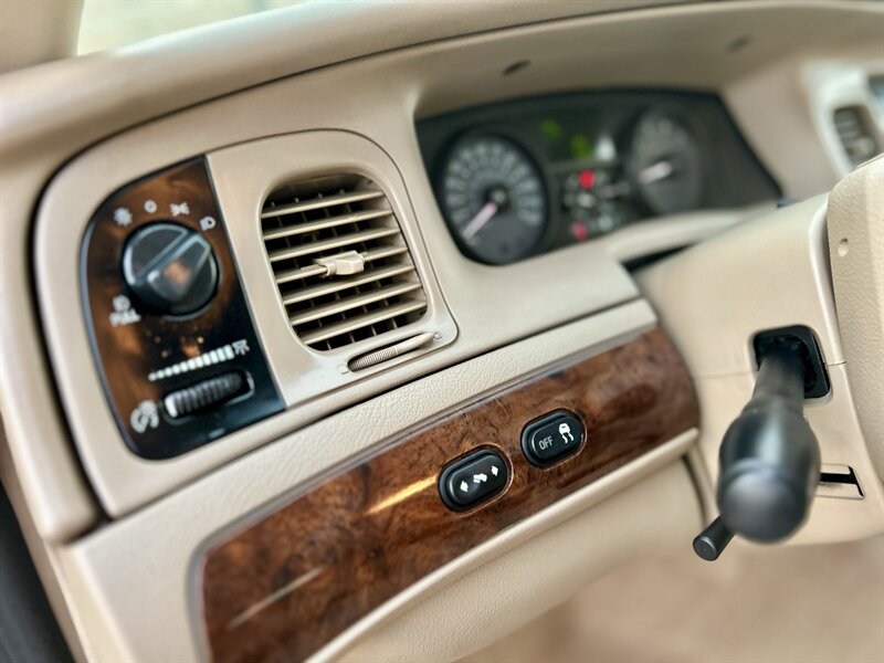 2009 Mercury MERCURY GRAND MARQUIS LS LEATHER WOOD ULTIMATE EDITION YouTube VIDEO   - Photo 25 - Stafford, TX 77477