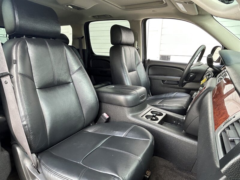 2012 Chevrolet Suburban LT   - Photo 19 - Stafford, TX 77477