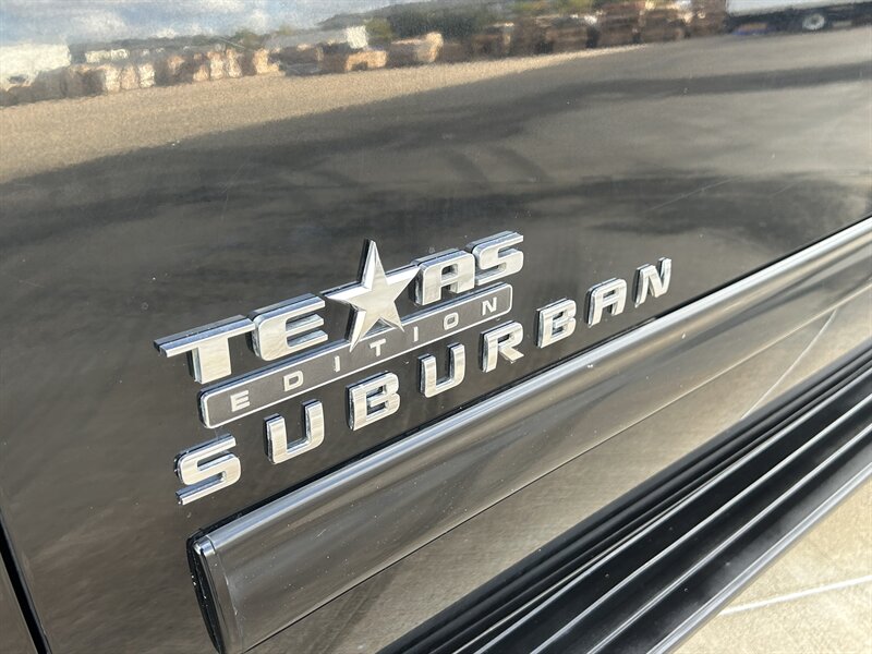 2012 Chevrolet Suburban LT   - Photo 17 - Stafford, TX 77477