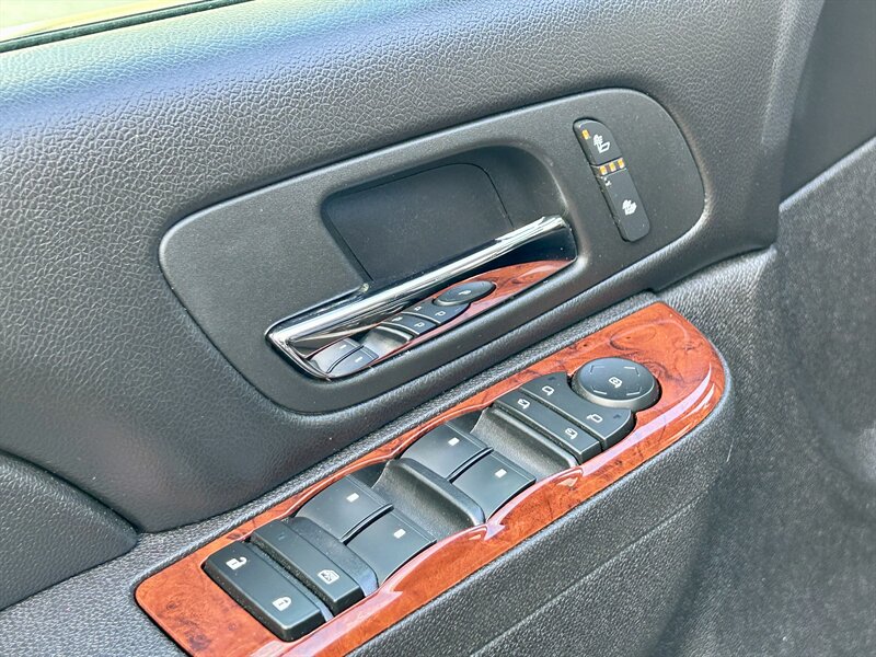 2012 Chevrolet Suburban LT   - Photo 18 - Stafford, TX 77477