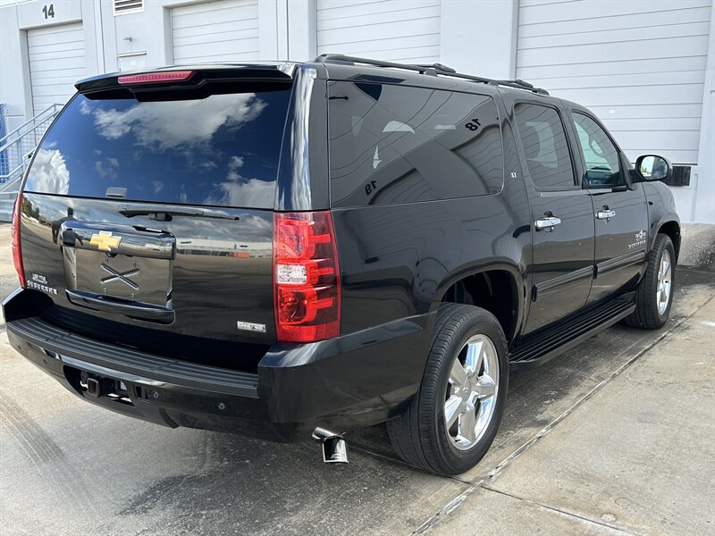 2012 Chevrolet Suburban LT   - Photo 13 - Stafford, TX 77477