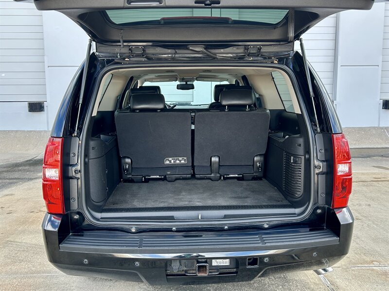 2012 Chevrolet Suburban LT   - Photo 15 - Stafford, TX 77477
