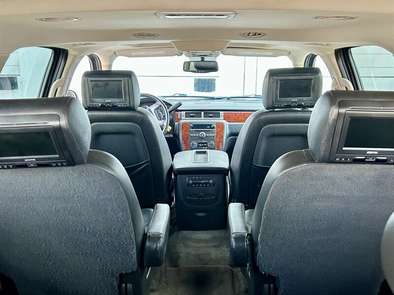 2012 Chevrolet Suburban LT   - Photo 24 - Stafford, TX 77477