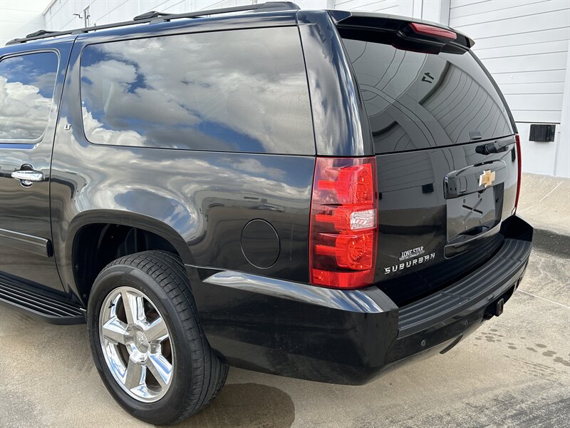 2012 Chevrolet Suburban LT   - Photo 16 - Stafford, TX 77477