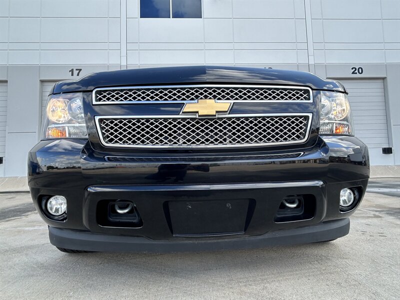 2012 Chevrolet Suburban LT   - Photo 10 - Stafford, TX 77477