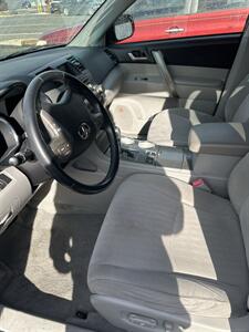 2009 Toyota Highlander Sport   - Photo 5 - Sweet Home, OR 97386