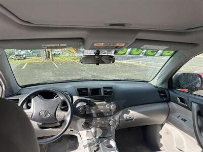 2009 Toyota Highlander Sport   - Photo 6 - Sweet Home, OR 97386