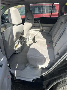2009 Toyota Highlander Sport   - Photo 4 - Sweet Home, OR 97386