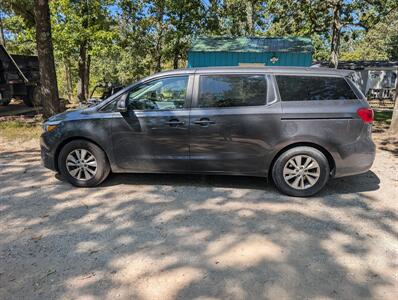 2018 Kia Sedona LX   - Photo 4 - Houston, MO 65483