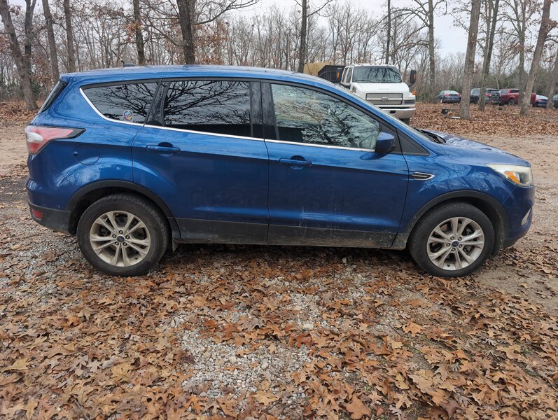 2017 Ford Escape SE - Photo 3 - Houston, MO 65483