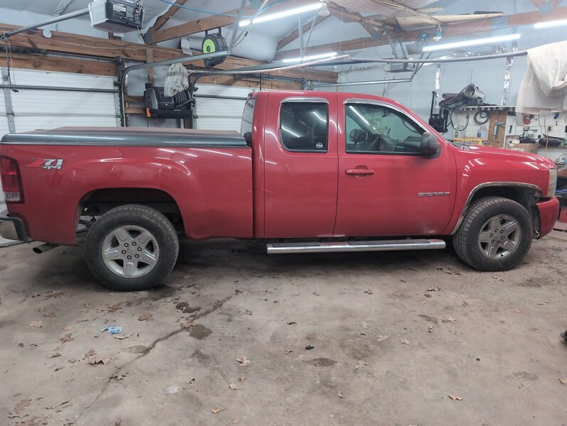 2013 GMC Sierra 1500 SLE - Photo 2 - Houston, MO 65483