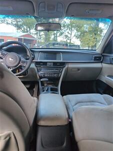 2018 Kia Optima LX   - Photo 6 - Houston, MO 65483