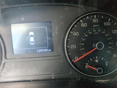 2018 Kia Optima LX   - Photo 9 - Houston, MO 65483