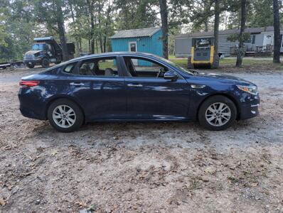 2018 Kia Optima LX   - Photo 2 - Houston, MO 65483