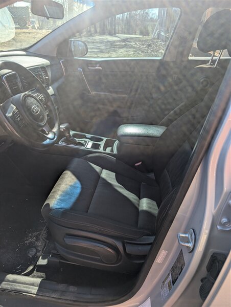 2017 Kia Sportage LX - Photo 7 - Houston, MO 65483