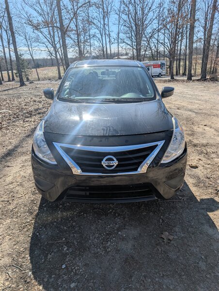 2019 Nissan Versa SV  