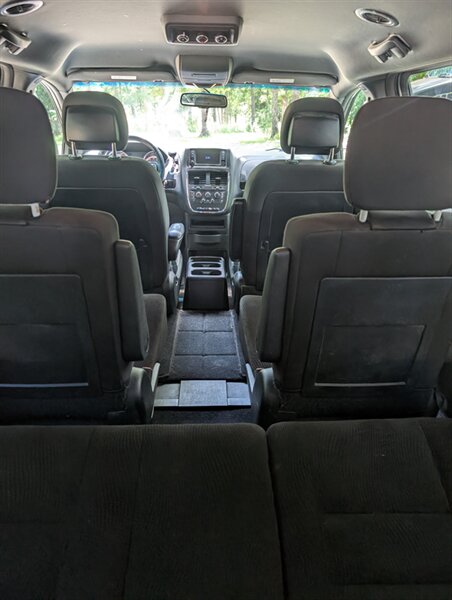2018 Dodge Grand Caravan SE - Photo 6 - Houston, MO 65483