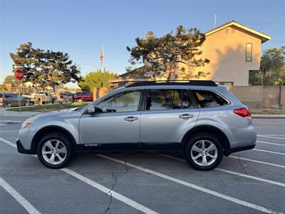2013 Subaru Outback 3.6R Limited   - Photo 15 - Irvine, CA 92612