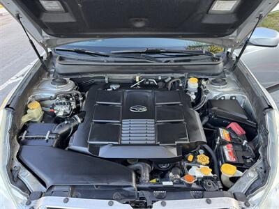 2013 Subaru Outback 3.6R Limited   - Photo 13 - Irvine, CA 92612