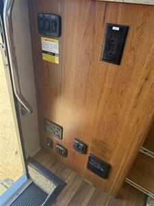 2016 Jayco GREYHAWK 29MV E-450 SD   - Photo 26 - Falcon, CO 80831