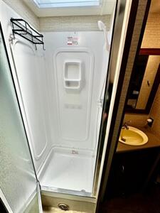 2020 WINNEBAGO INTENT 31P - Photo 22 - Falcon, CO 80831