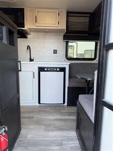 2022 Jayco JAYFLIGHT 154BH SLX - Photo 14 - Falcon, CO 80831