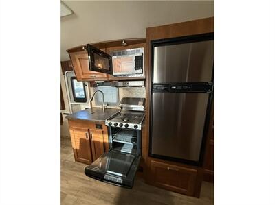 2018 LANCE 2185   - Photo 18 - Galt, CA 95632