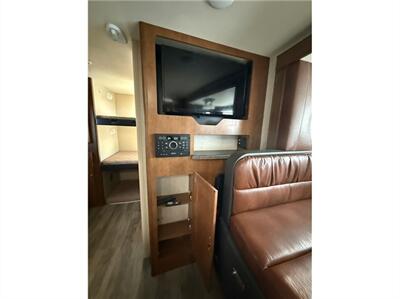 2018 LANCE 2185   - Photo 10 - Galt, CA 95632