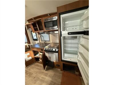 2018 LANCE 2185   - Photo 9 - Galt, CA 95632