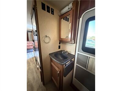 2018 LANCE 2185   - Photo 16 - Galt, CA 95632