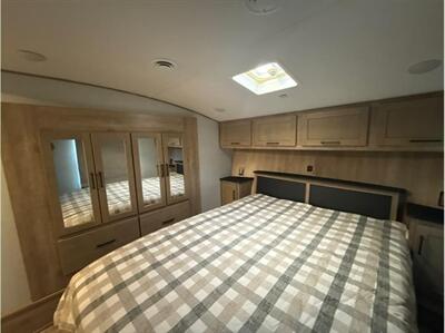 2023 Keystone ARCADIA 293SLRD   - Photo 10 - Galt, CA 95632