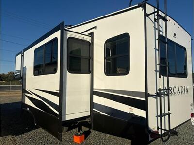 2023 Keystone ARCADIA 293SLRD   - Photo 4 - Galt, CA 95632